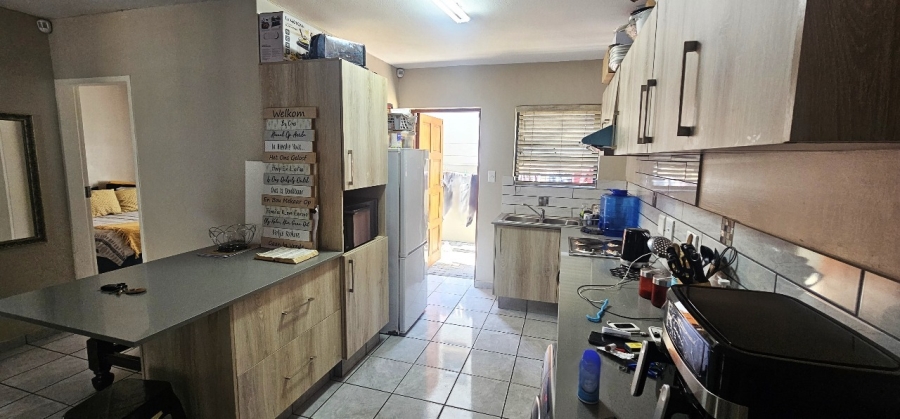 To Let 2 Bedroom Property for Rent in Waterkloof A H North West
